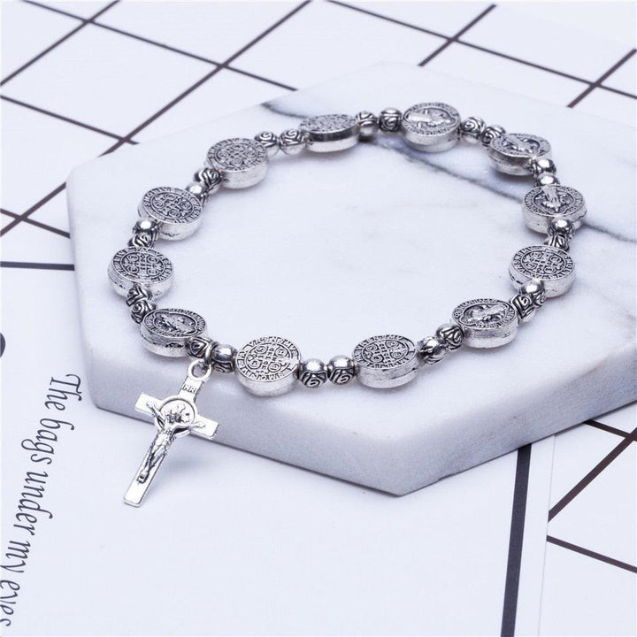 Silbernes Armband mit Kreuzanhänger, Benediktusmedaille, religiöser Schmuck, Geschenkidee.