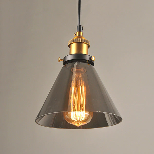 Rauchglas Pendelleuchte mit Edison-Glühbirne, Vintage-Design, goldene Fassung, modern.