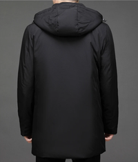 Schwarzer Herren-Wintermantel mit Kapuze, warm, wasserabweisend, modisch, Rückansicht.