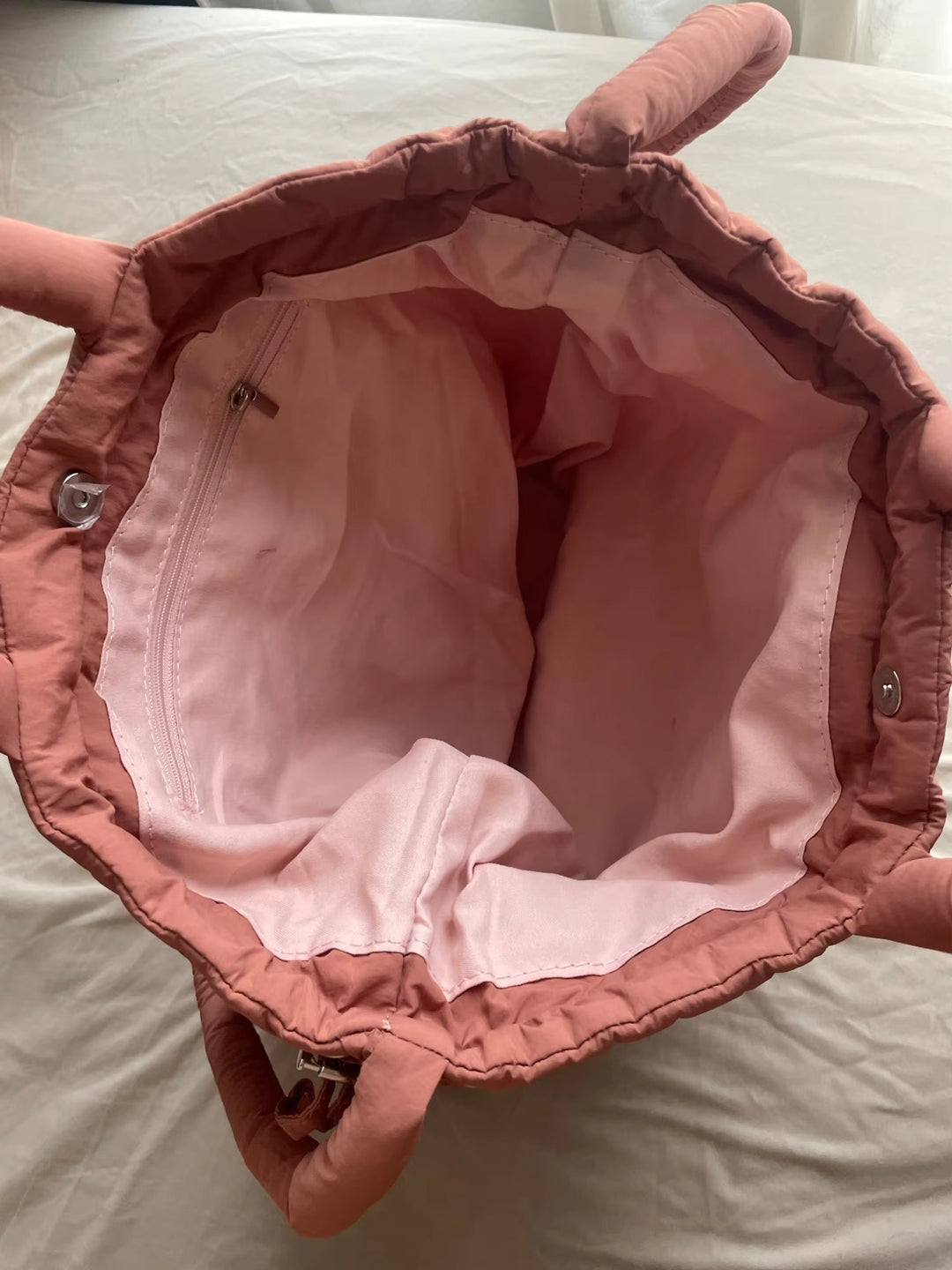 Einzigartige Puffer-Handtasche mit trendigem Volumen - Riva