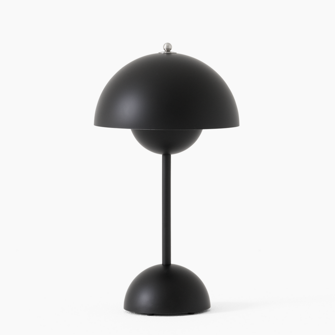 Schwarze Tischlampe, modernes Design, Metall, Pilzform, skandinavischer Stil, Beleuchtung.