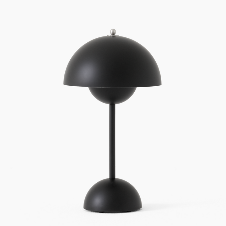 Schwarze Tischlampe, modernes Design, Metall, Pilzform, skandinavischer Stil, Beleuchtung.