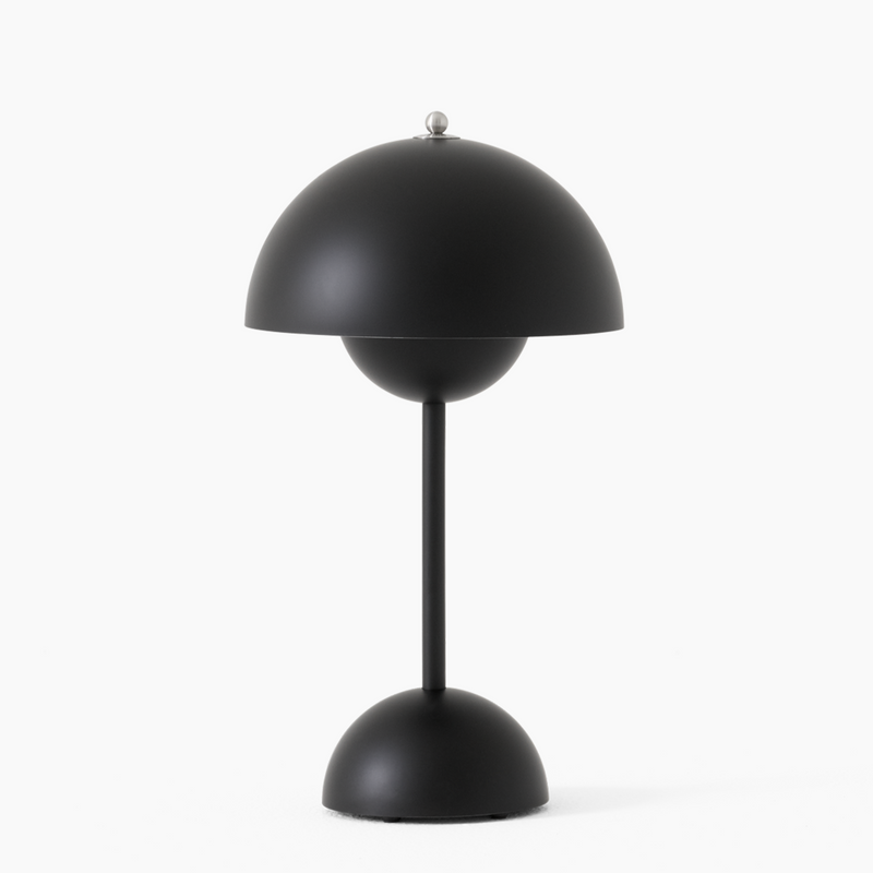 Schwarze Tischlampe, modernes Design, Metall, Pilzform, skandinavischer Stil, Beleuchtung.