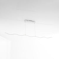 Moderne LED-Pendelleuchte, wellenförmig, weiß, minimalistisch, für Esszimmer oder Büro.