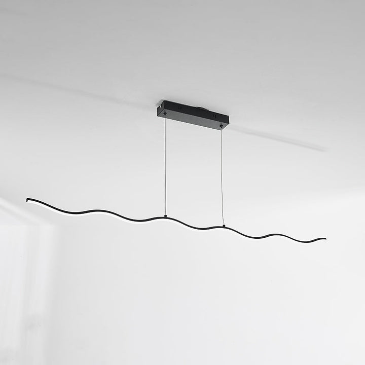 Moderne schwarze LED-Pendelleuchte, wellenförmig, minimalistisch, für Esszimmerbeleuchtung.