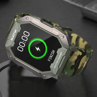 Militärische Smartwatch, Camouflage-Design, Fitness-Tracker, wasserdicht, Outdoor, IP68.