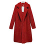 Roter Damen-Wintermantel, flauschig, warm, modisch, Luca Norelli, elegant, stilvoll.