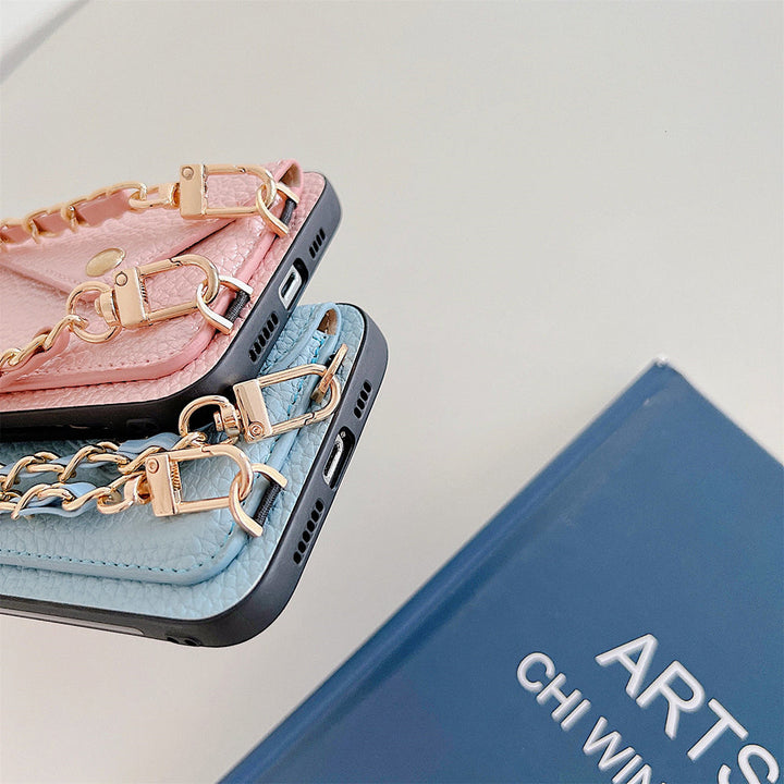 Rosa und blaue Crossbody-Handyhüllen mit Kettenriemen, stilvoll und funktional.