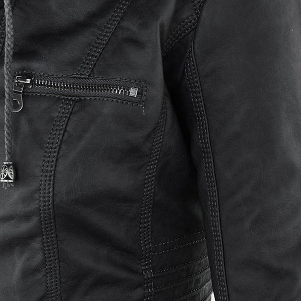 Schwarze Lederjacke mit Reißverschluss, Detailansicht, hochwertige Mode, stilvoll und modern.