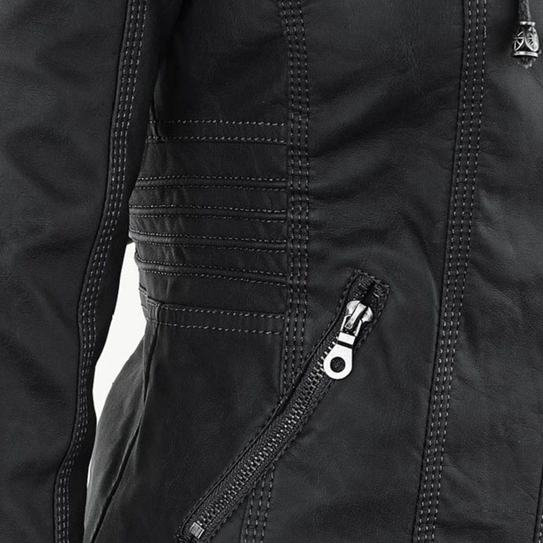 Schwarze Lederjacke mit Reißverschluss, Nahtdetails, modisch, hochwertig, Damenbekleidung.