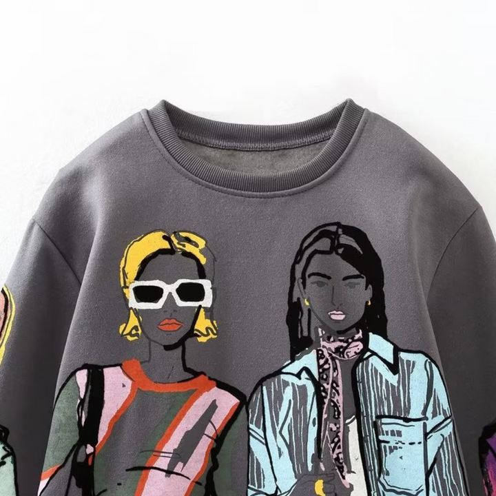 Graues Sweatshirt mit buntem, grafischem Print von stilisierten Personen, modisch, Unisex.