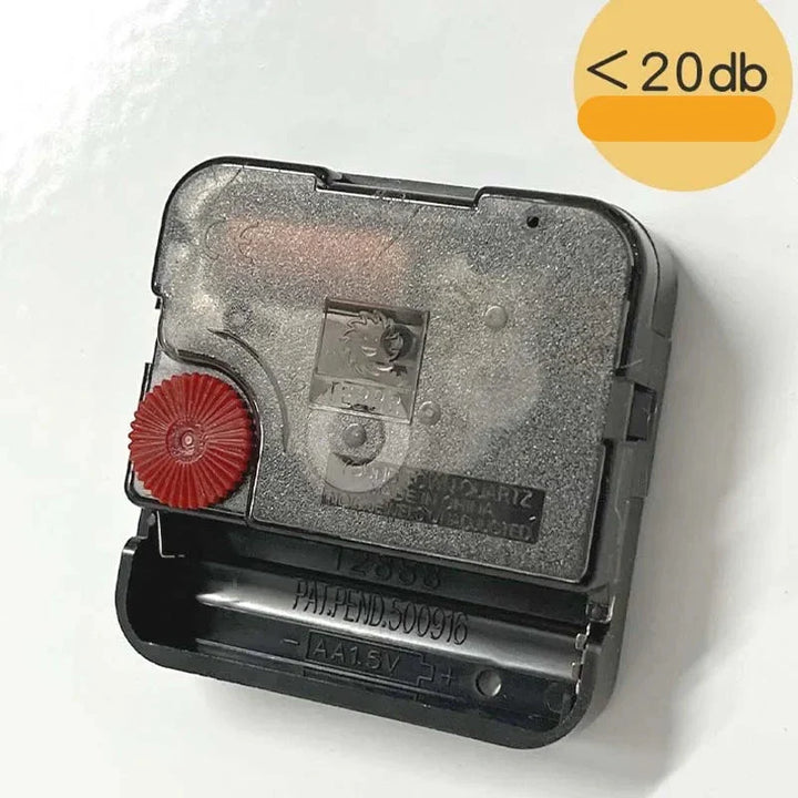 Uhrwerk mit rotem Zahnrad, leise, batteriebetrieben, für Wanduhr, <20 dB Geräuschpegel.
