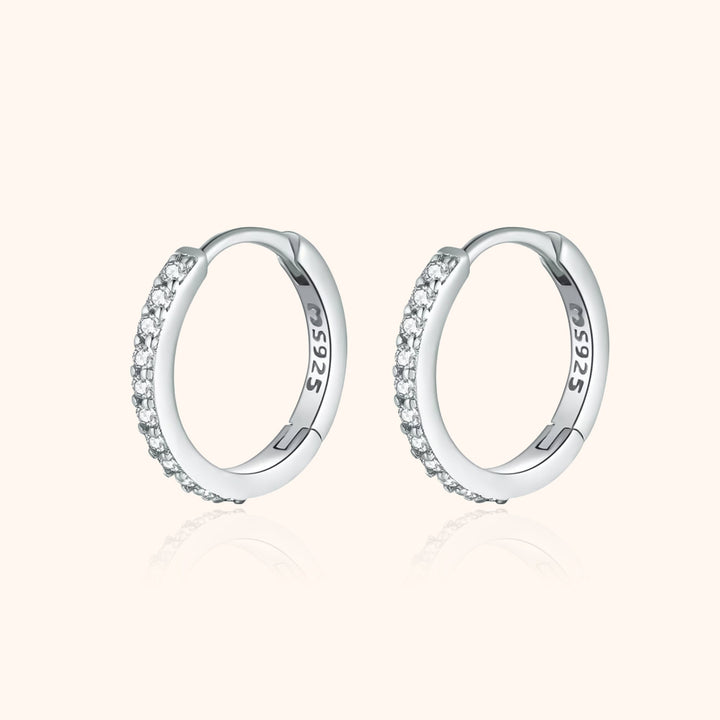 Silberne Creolen Ohrringe mit Zirkonia, 925 Sterling Silber, eleganter Schmuck für Damen.