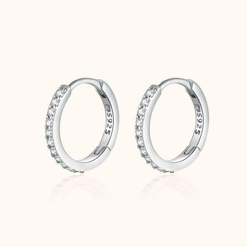 Silberne Creolen Ohrringe mit Zirkonia, 925 Sterling Silber, eleganter Schmuck für Damen.