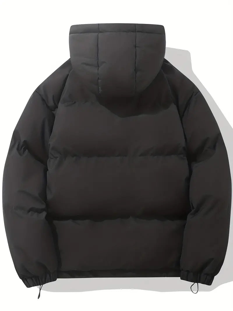 Schwarze warme Kapuzenjacke, klassisches Design, Wintermode, isolierte Outdoor-Bekleidung.