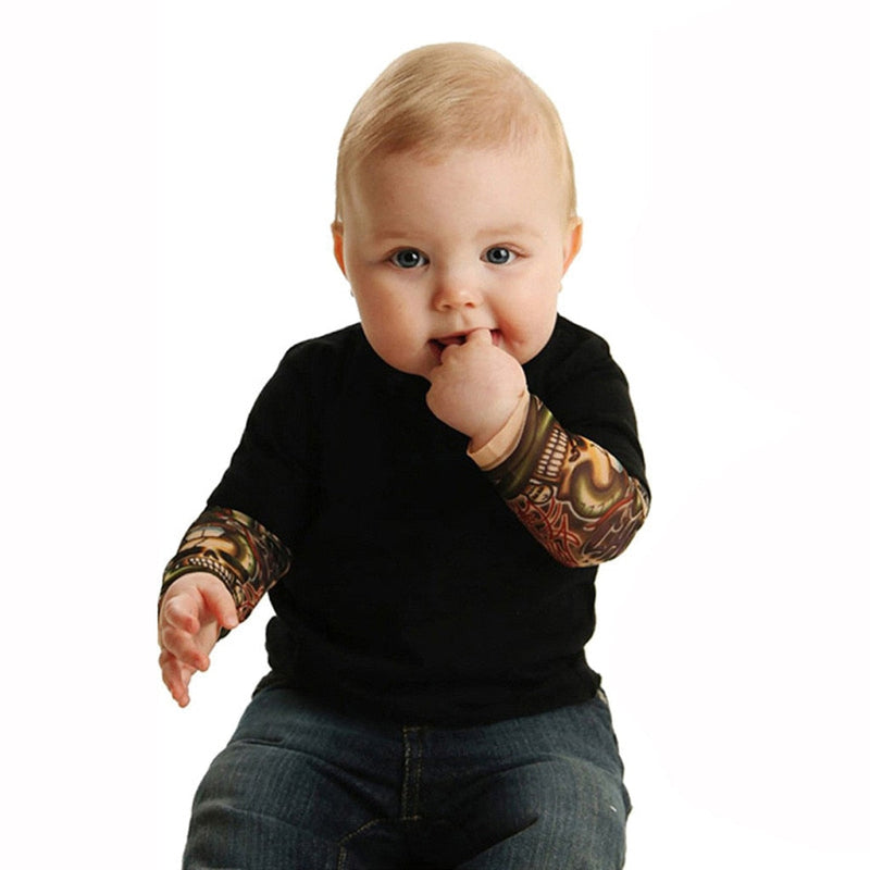 Langarm-Babybody mit Tattoo-Ärmel im Druckdesign – Rockbaby