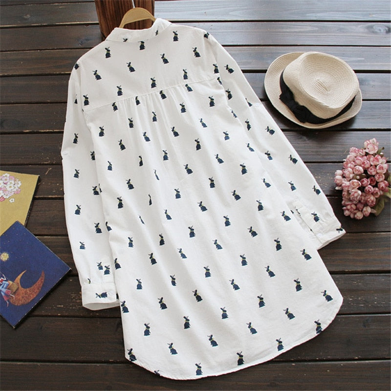 Herbstliches Shirtkleid mit Hasenprint und Reverskragen – Elina