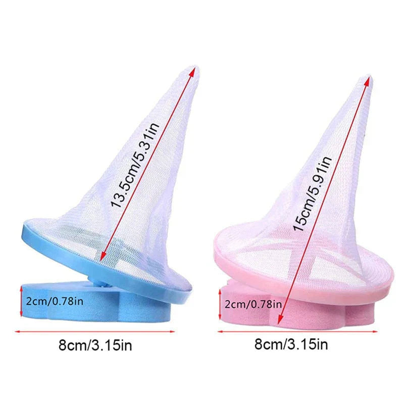 Zwei schwimmende Waschmaschinen-Flusenfilter, blau und rosa, mit Netz, 8cm Durchmesser.