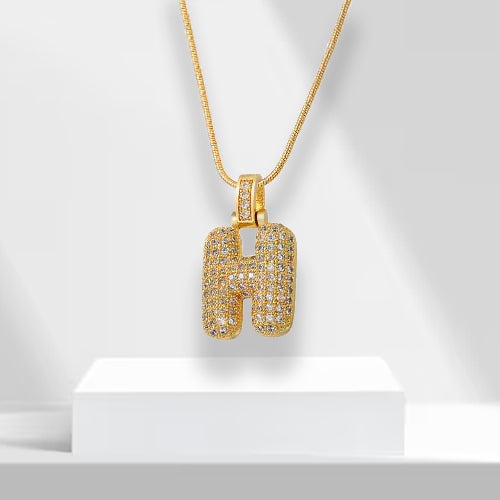 Goldene Halskette mit funkelndem H-Anhänger, Schmuck, Luxus, Geschenkideen, Damenaccessoire.