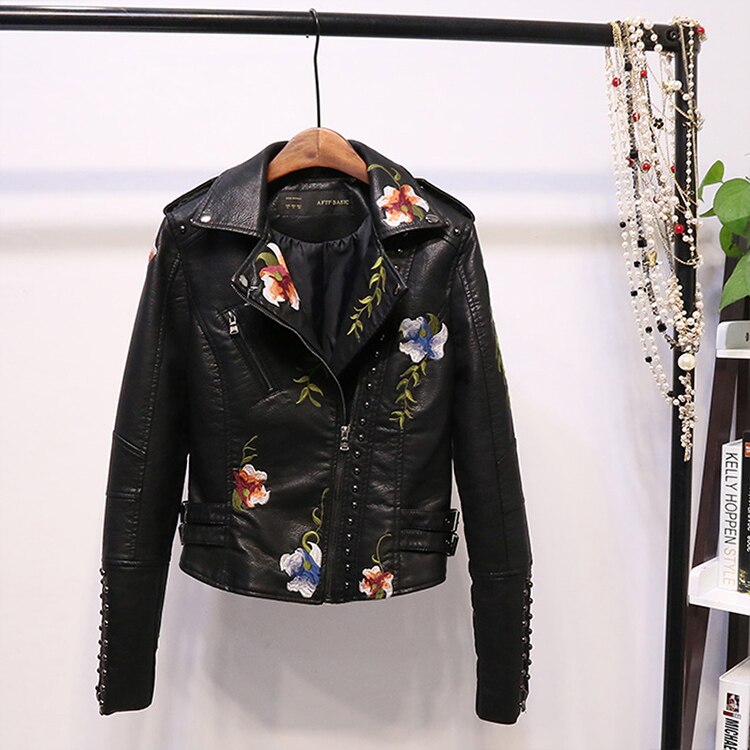 Herbstliche bestickte Damen Kunstlederjacke im Bikerstil – Eleonora