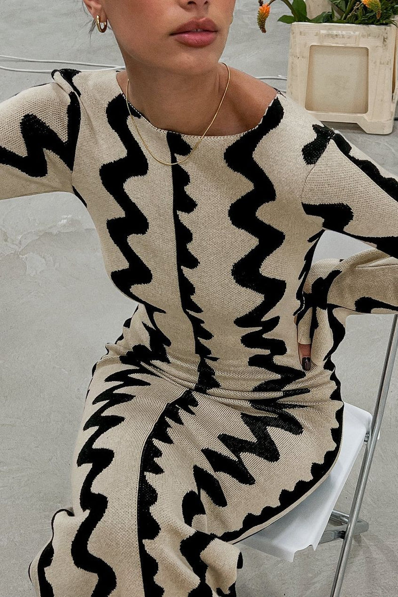 Strickkleid mit Wellenmuster – Herbstzauber Mirae
