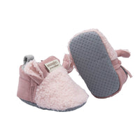 Weiche rutschfeste Lauflernschuhe für Babys mit Lamm-Motiv – Winterzauber Schrittchenwarm