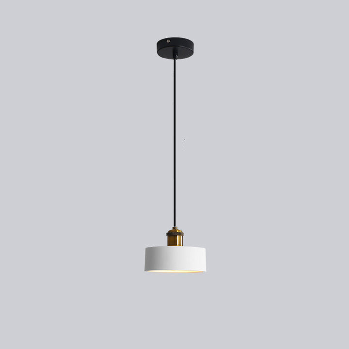 Moderne schwarze und weiße Pendelleuchte, Metall, minimalistisch, für Wohnzimmer oder Küche.