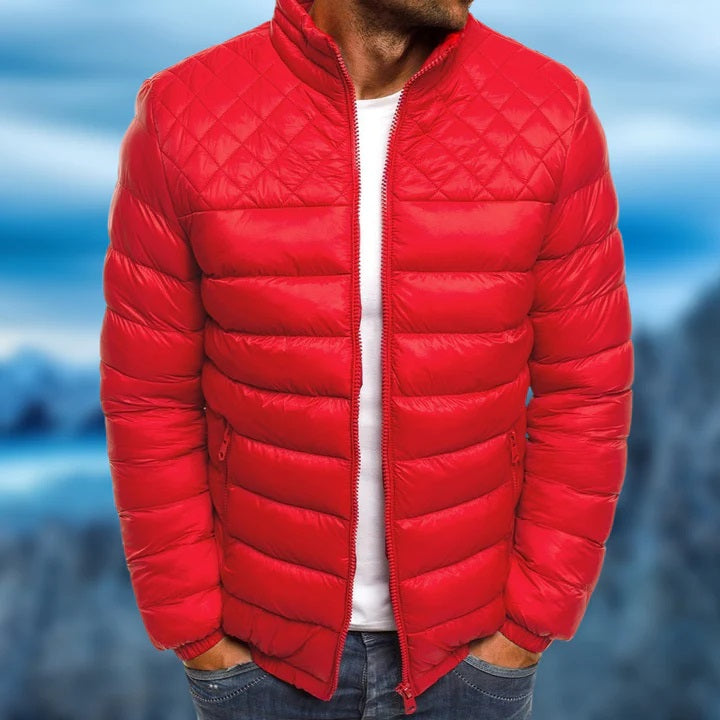 Rote Herren-Daunenjacke, wasserabweisend, gesteppt, modisch, Outdoor-Bekleidung.