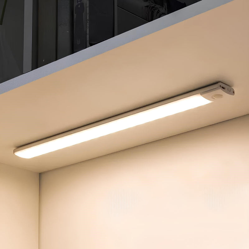 LED-Unterbauleuchte, warmweiß, energiesparend, für Küche oder Büro, modernes Design.