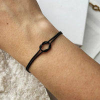 Minimalistische Knotenarmband – Elva