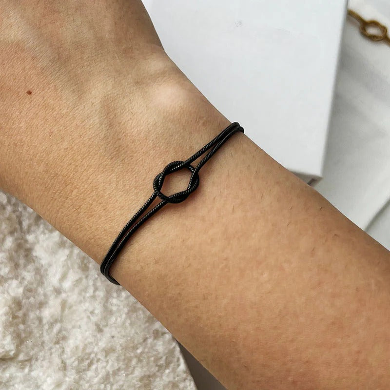 Minimalistische Knotenarmband – Elva