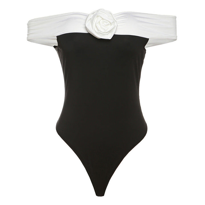 Trendiger Damen Badeanzug mit Schulterfrei-Design & Blumen-Details – Elara