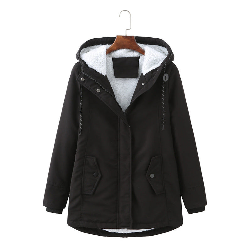 Schwarze Winterjacke mit Kapuze, Fleece-Innenfutter, Damenmode, warm, stilvoll, Outdoor-Bekleidung.