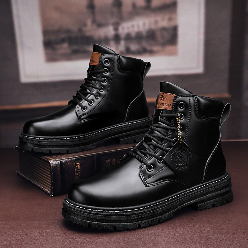 Schwarze Herrenstiefel aus Leder, robustes Design, rutschfeste Sohle, modisch und langlebig.