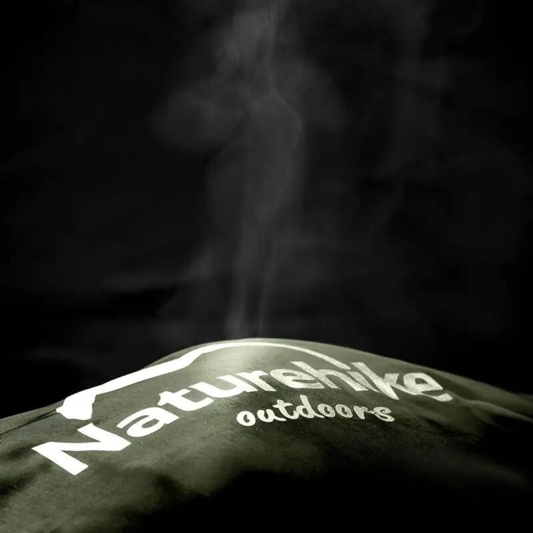 Grüner Naturehike Schlafsack, dampfend, Outdoor-Camping, isolierend, leicht, atmungsaktiv.