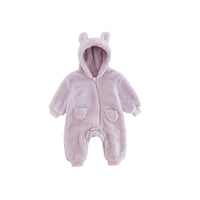 Lila Baby-Strampler mit Kapuze und Ohren, flauschig, warm, Unisex, Winterbekleidung.