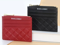 Rote und schwarze gesteppte Mini-Kartenetuis aus Leder mit Reißverschluss, Baellerry-Logo.