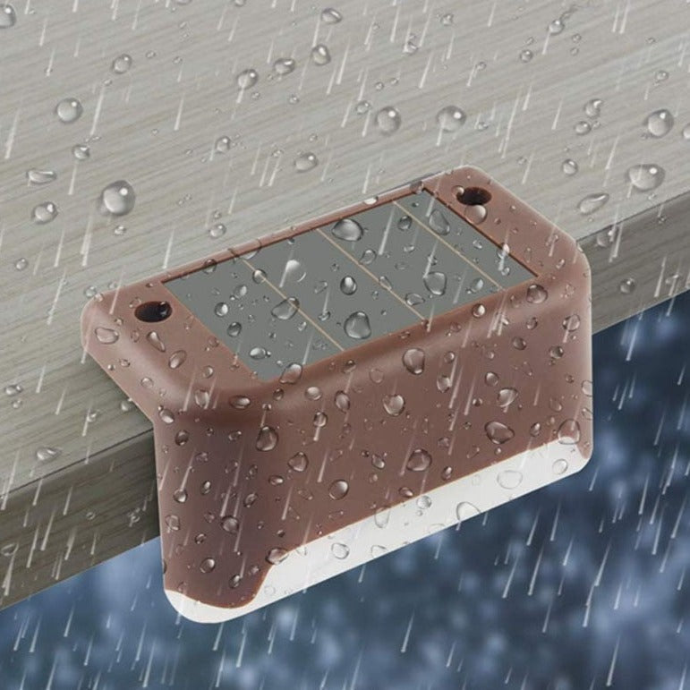 Braune solarbetriebene LED-Treppenleuchte, wetterfest, energiesparend, für Außenbereich.