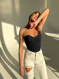 Trendiges Trägerloses Crop Top mit Slim Fit – Yva