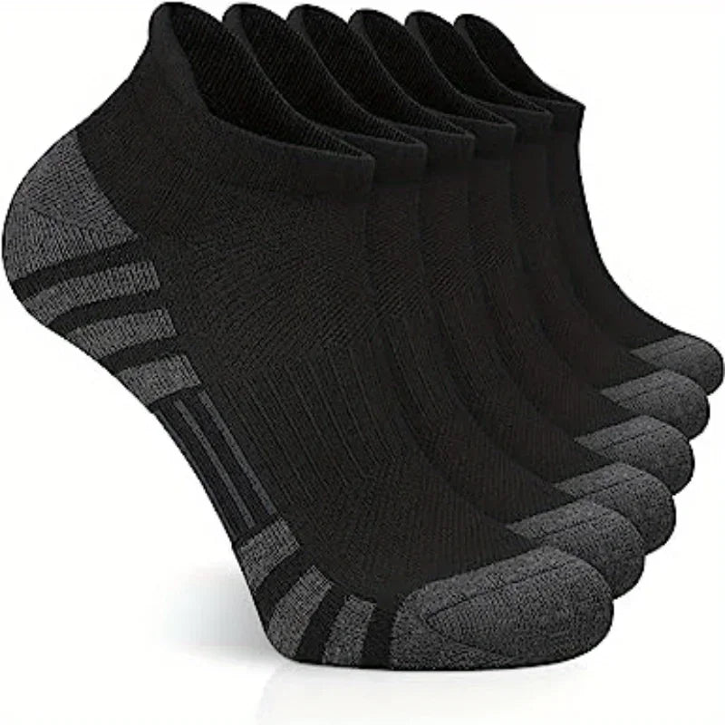 Sechs Paar schwarze Sportsocken, atmungsaktiv, rutschfest, ideal für Fitness und Laufen.