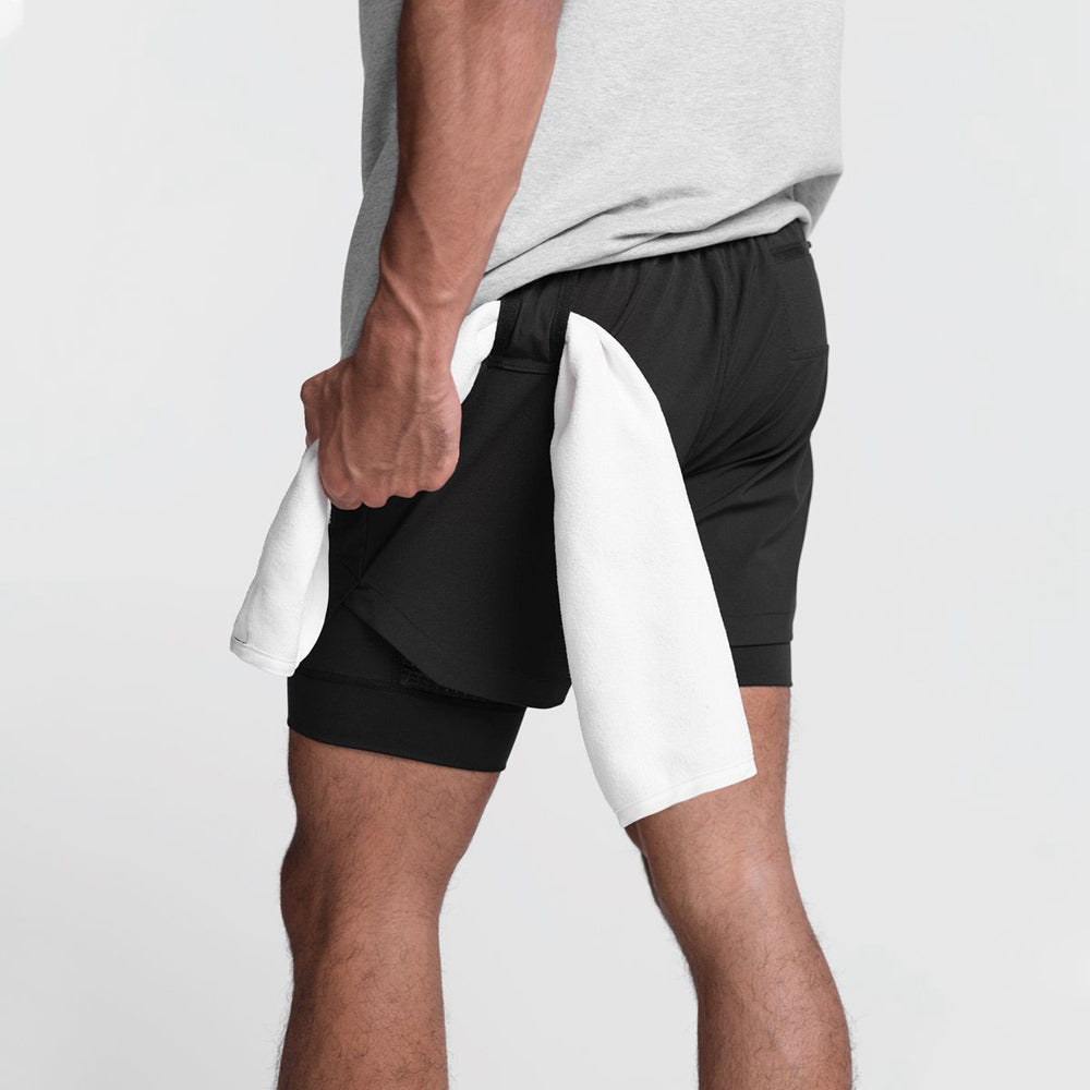 Trendige Sportshorts mit atmungsaktivem Material und Seitentasche – Marky