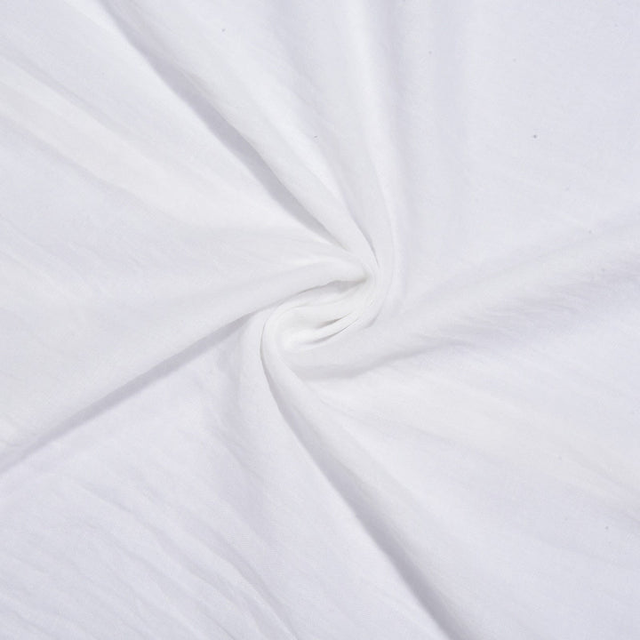 Weiße Baumwollstoff, weiche Textur, ideal für Kleidung, Nähprojekte, hochwertiges Material.