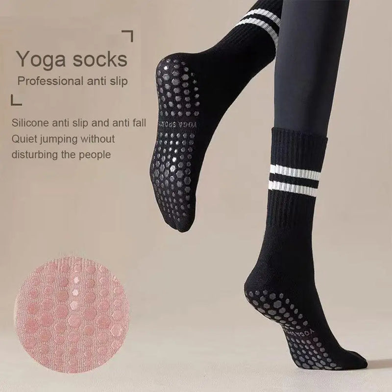 Schwarze rutschfeste Yoga-Socken mit Silikon-Noppen, ideal für Fitness und Pilates.