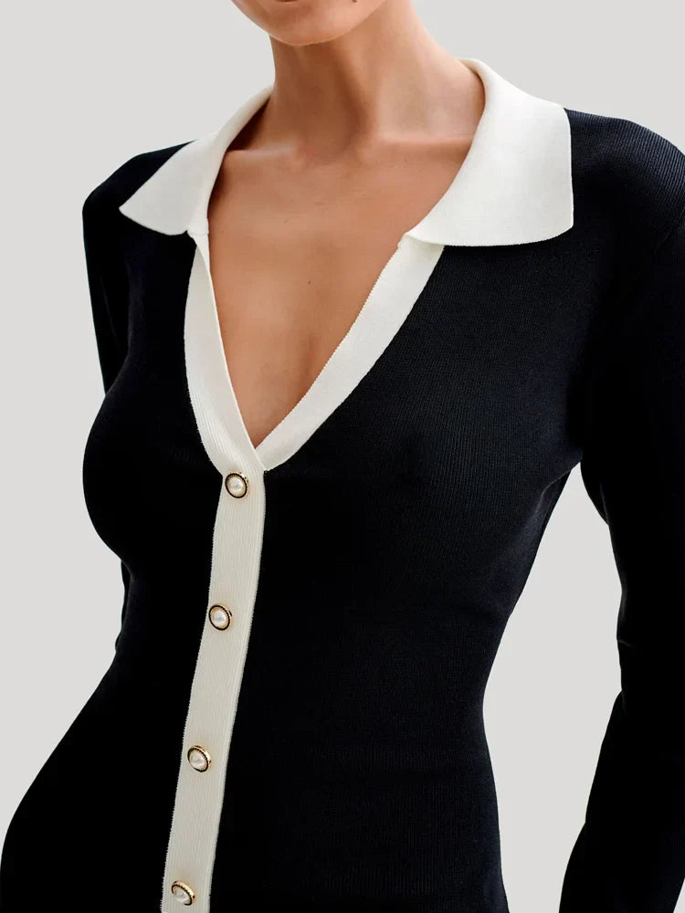 Strick-Minikleid mit Rückenausschnitt und Bandage-Design – Amira Herbstzauber Edition