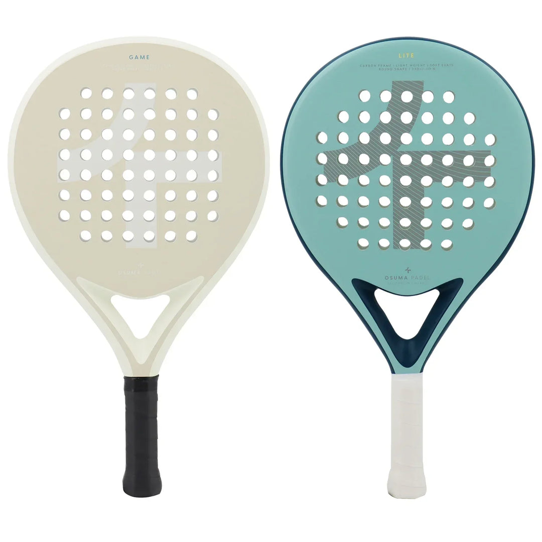 Zwei Padel-Schläger, creme und blau, perforiert, für Anfänger, aus Kunststoff.