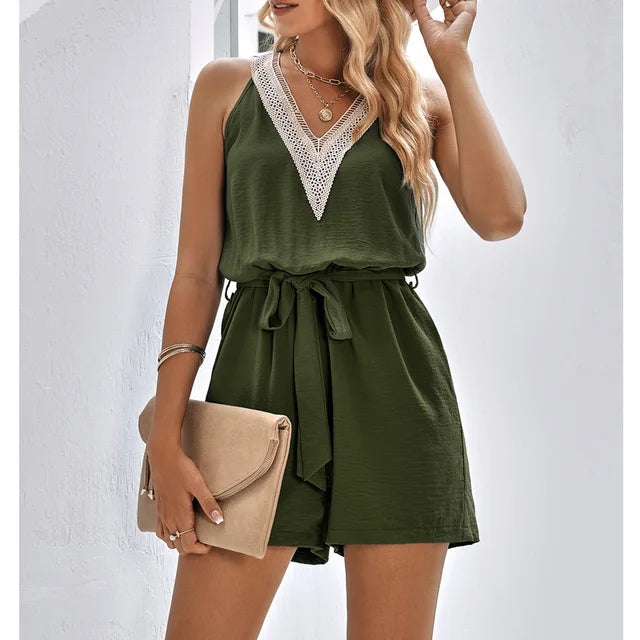 Kanten Sommer-Jumpsuit mit V-Ausschnitt und Shorts – Sorelle