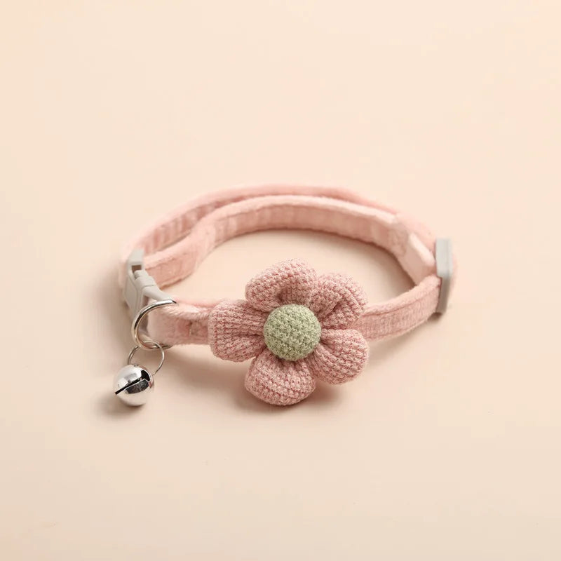 Rosa Katzenhalsband mit Blume, Glöckchen, verstellbar, weiches Material, Haustierzubehör.