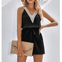 Kanten Sommer-Jumpsuit mit V-Ausschnitt und Shorts – Sorelle