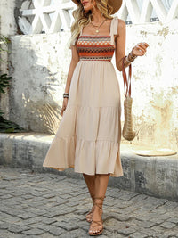 Apricotfarbenes luftiges & stylisches Spaghettiträger-Midikleid für den Sommer – Lina