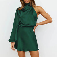 Satiniertes Minikleid mit One-Shoulder-Design & Asymmetrischem Arm – Elvira Herbstzauber Edition